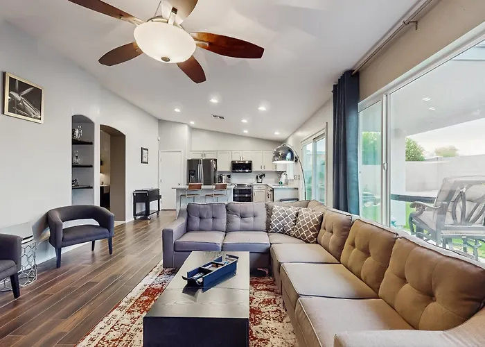 Spacious Relaxing Sanctuary Holiday home Goodyear